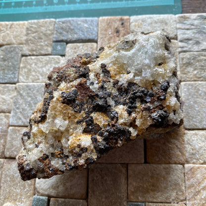 FLUORITE AVEC GALÈNE DE LA MINE ROGERLEY, CO DURHAM, ANGLETERRE. 435g MF6440