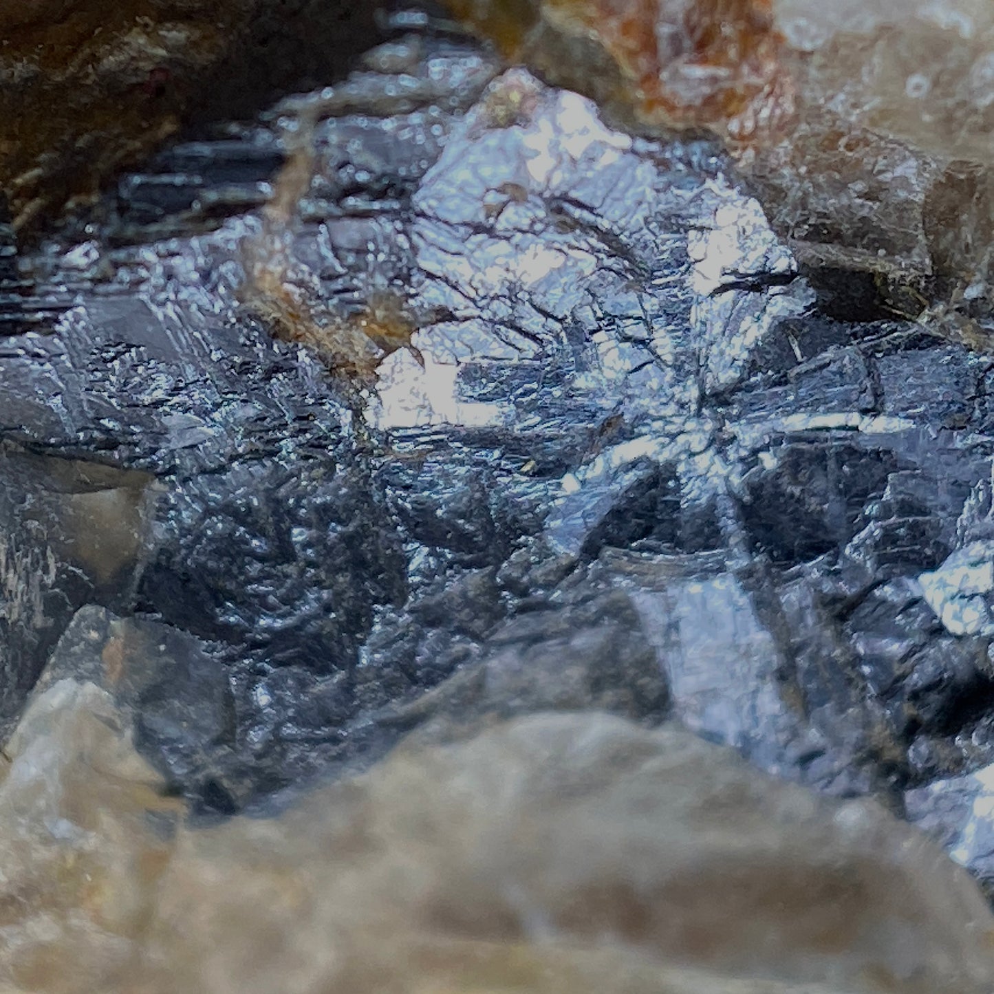 FLUORITE AVEC GALÈNE DE LA MINE ROGERLEY, CO DURHAM, ANGLETERRE. 435g MF6440