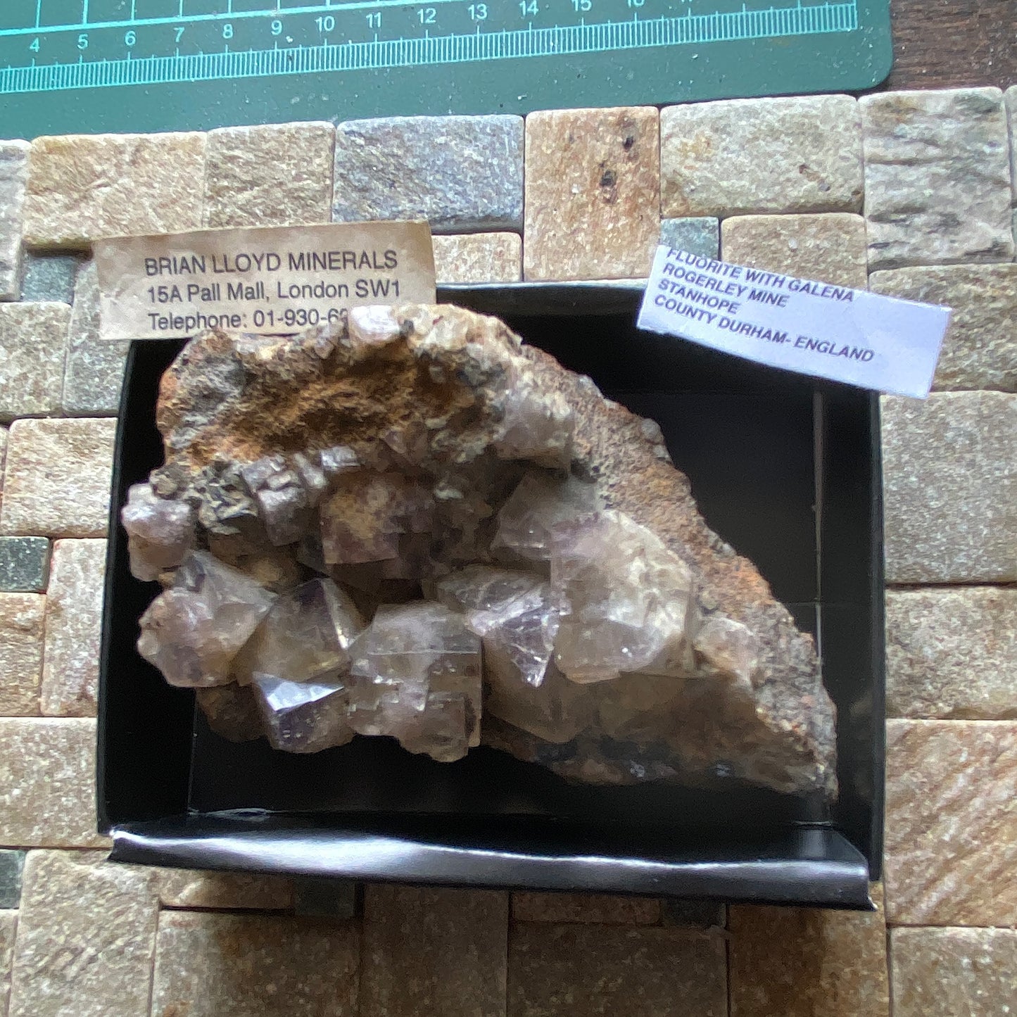 FLUORITE AVEC GALÈNE DE LA MINE ROGERLEY, CO DURHAM, ANGLETERRE. 435g MF6440