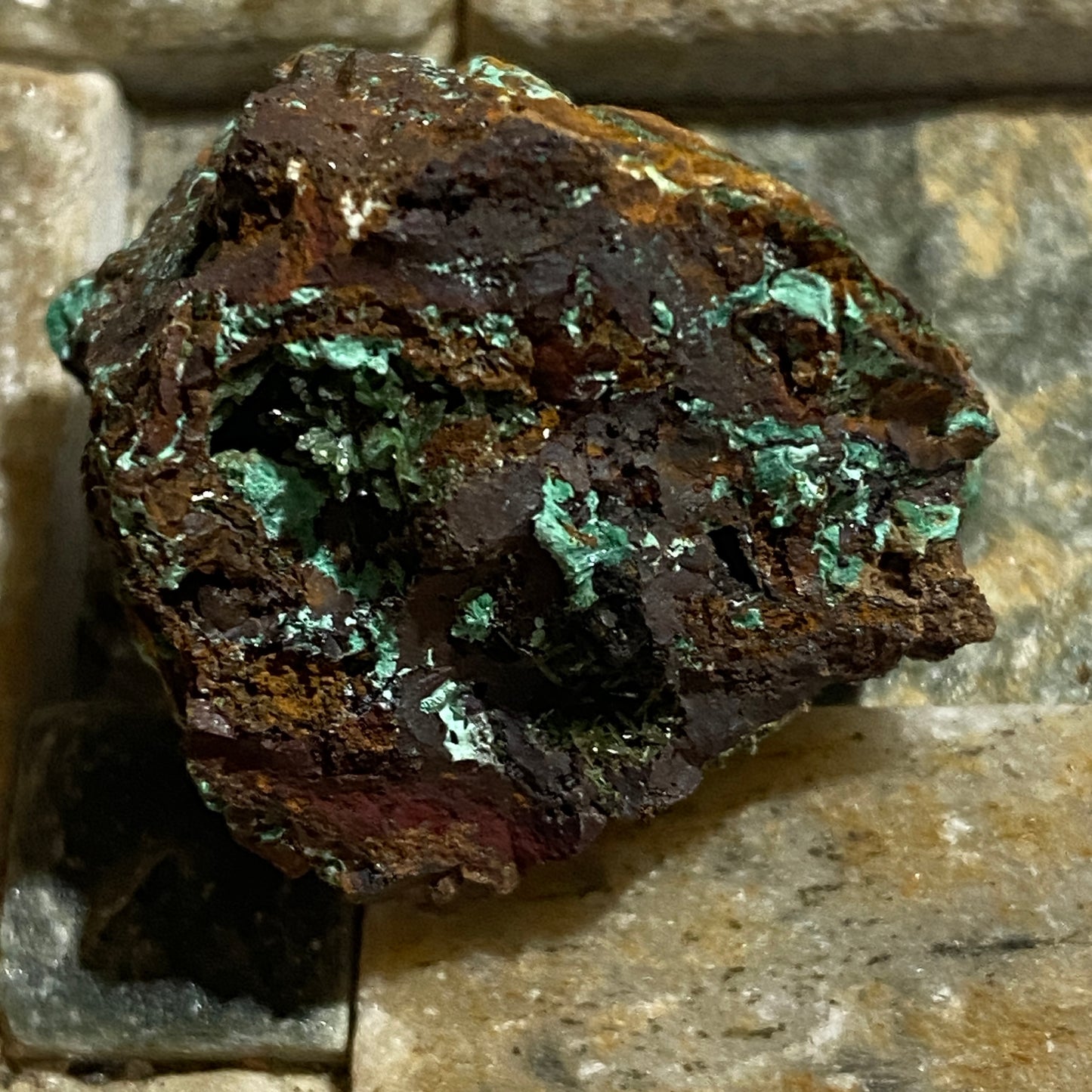 AGARDITE/ZINCOLIVENITE : HILARION MINE, LAVRION, GREECE. 12g. MF5075