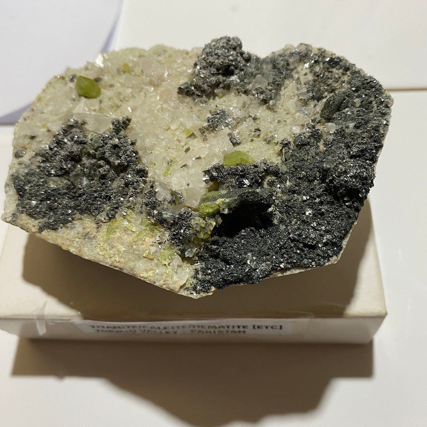 TITANITE [SPHENE] WITH CALCITE ETC : TORMIQ VALLEY, PAKISTAN  253g MF5079