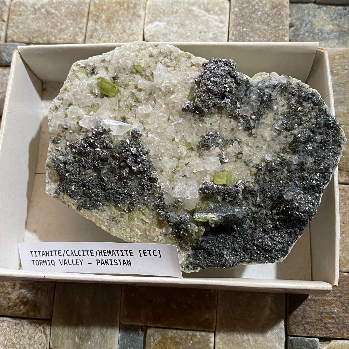 TITANITE [SPHENE] WITH CALCITE ETC : TORMIQ VALLEY, PAKISTAN  253g MF5079
