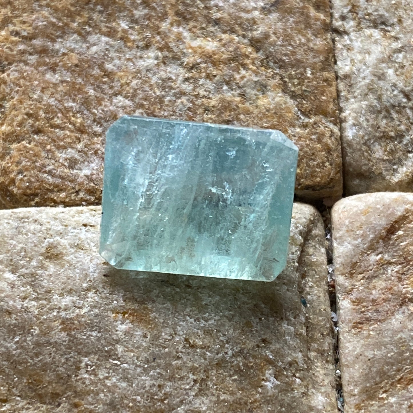 FLUORITE NATURAL GEMSTONE - KARABIB, ERONGO, NAMIBIA 5.74Ct MFG5397