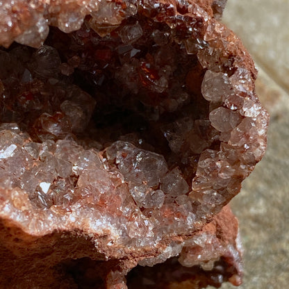 QUARTZ/HEMATITE " BRISTOL DIAMOND", COMPTON MARTIN OCHRE MINE, SOMERSET 876g MF1908