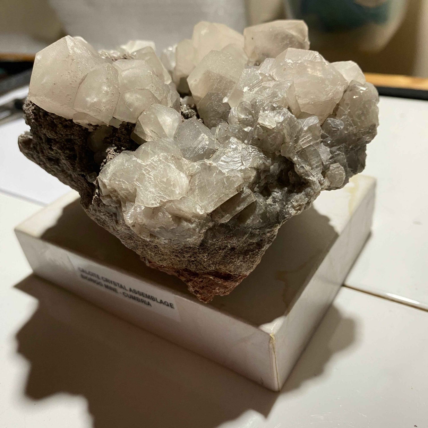 CALCITE HIGHLY FLUORESCENT : BIGRIGG MINE, EGREMONT, CUMBRIA LARGE 802g. MF5081