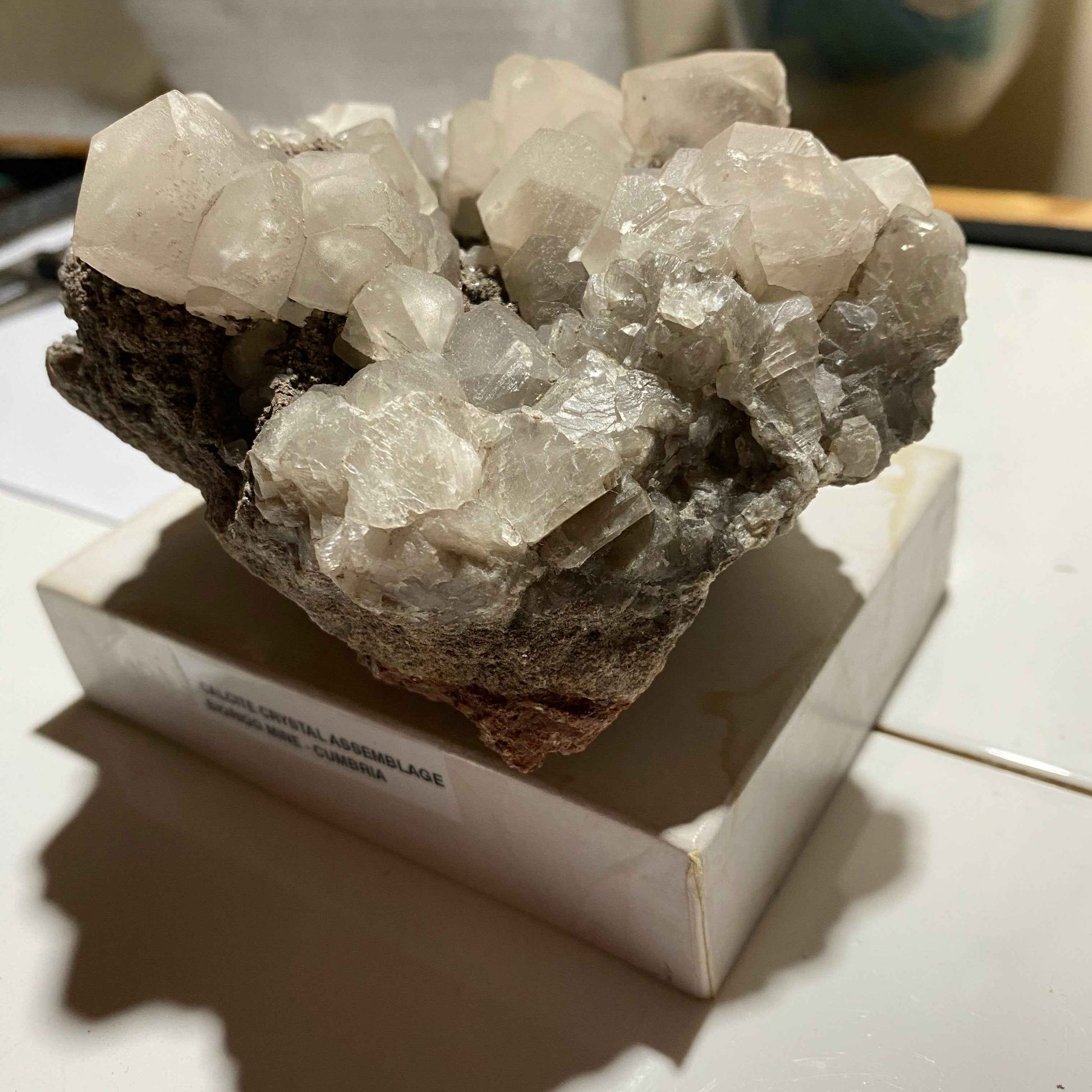 CALCITE HIGHLY FLUORESCENT : BIGRIGG MINE, EGREMONT, CUMBRIA LARGE 802g. MF5081