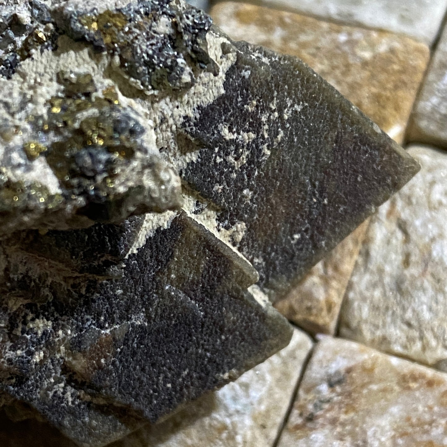 SIDERITE WITH TENNANTITE ETC - JUCANI MINE, HUANCAVALICA, PERU  109g MF4156