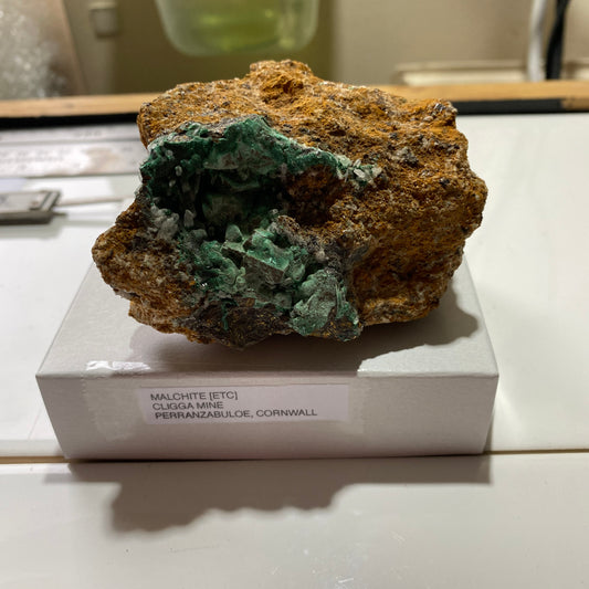 MALACHITE [ETC] - CLIGGA MINE, PERRANZABULOE, CORNWALL  282g MF4157