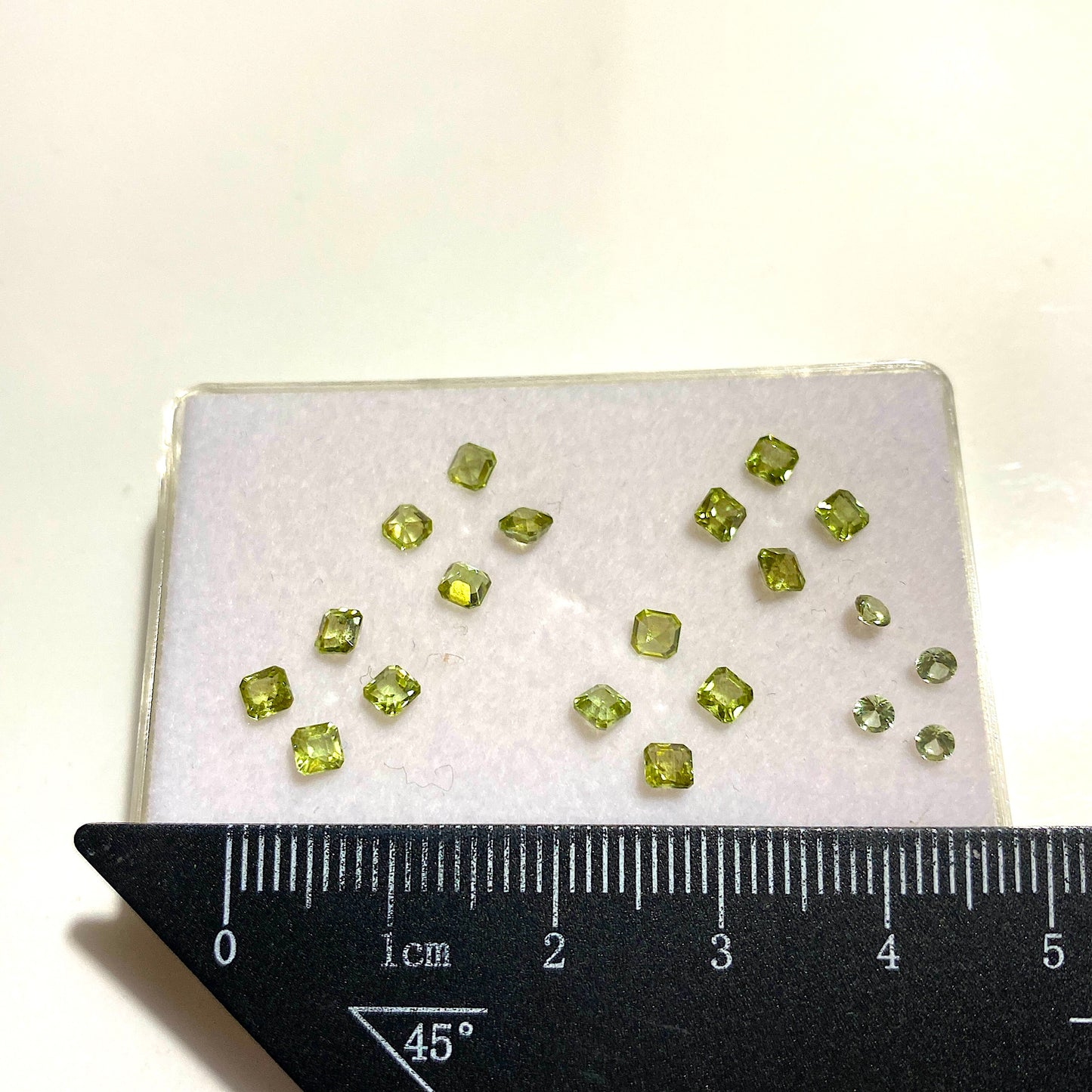 PERIDOT NATURAL GEMSTONES - KAGHAN VALLEY, MANSHERA, PAKISTAN 3.02Ct MFG4810