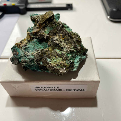 BROCHANTITE : WHEAL HAZARD, BOTALLACK, ST JUST, CORNWALL, 57g MF5088
