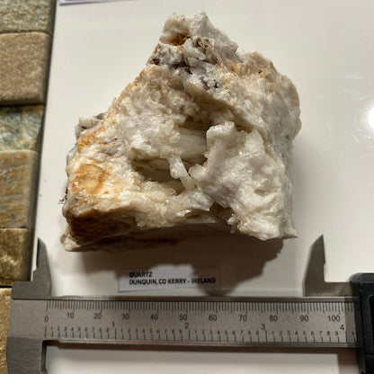 QUARTZ : DUNQUIN, DINGLE, CO KERRY, IRELAND. 282g. MF5089