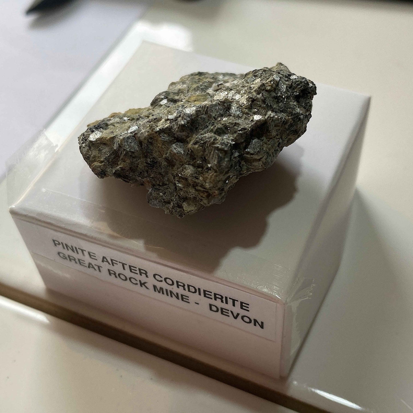 PINITE AFTER CORDIERITE : GREAT ROCK MINE, HENNOCK, TEIGNBRIDGE, DEVON  23g MF5093