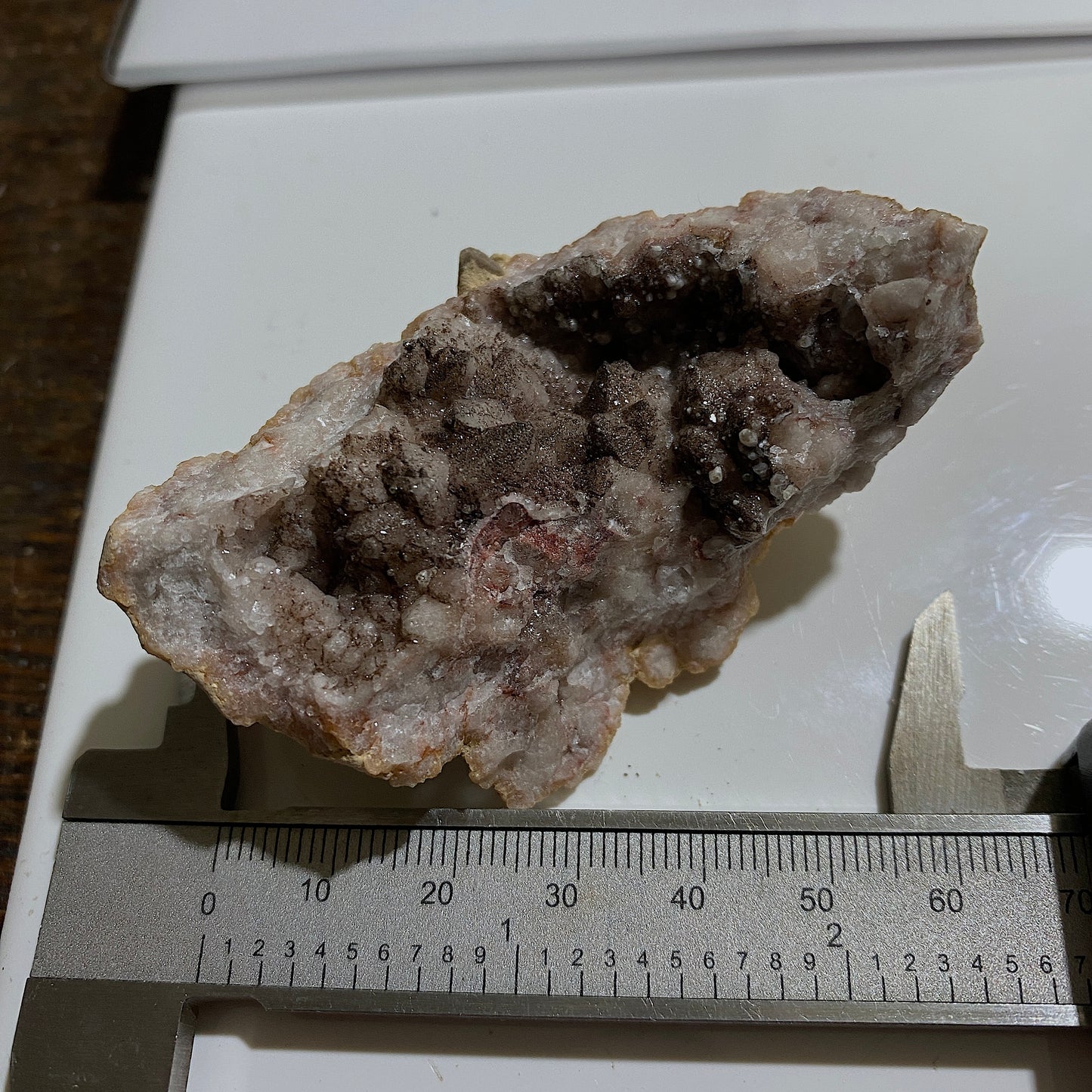 CALCITE/QUARTZ/GOETHITE ETC FROM DULCOTE QUARRY, ENGLAND 72g MF1427