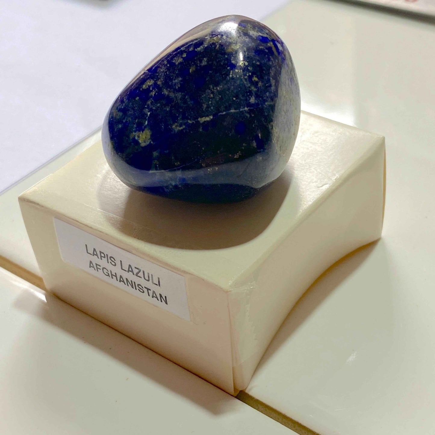 LAPIS LAZULI: LADJUAR MEDAM, BADAKHSHAN, AFGHANISTAN. 72g  MF5094