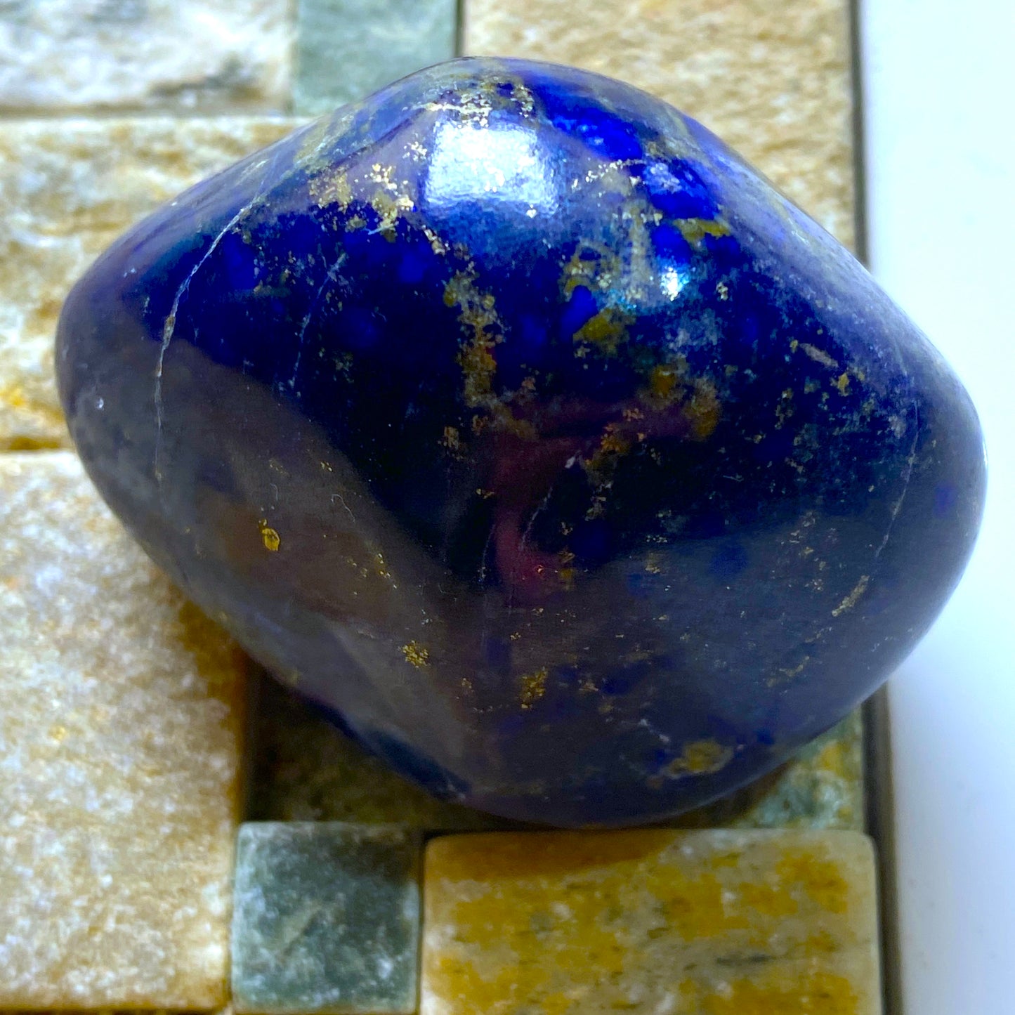 LAPIS LAZULI: LADJUAR MEDAM, BADAKHSHAN, AFGHANISTAN. 72g  MF5094