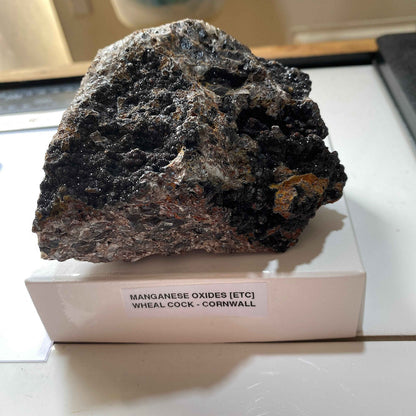 RHODOCHROSITE/MANGANESE OXIDES [ETC] : WHEAL COCK, BOTALLACK, ST JUST, CORNWALL 383g MF5099