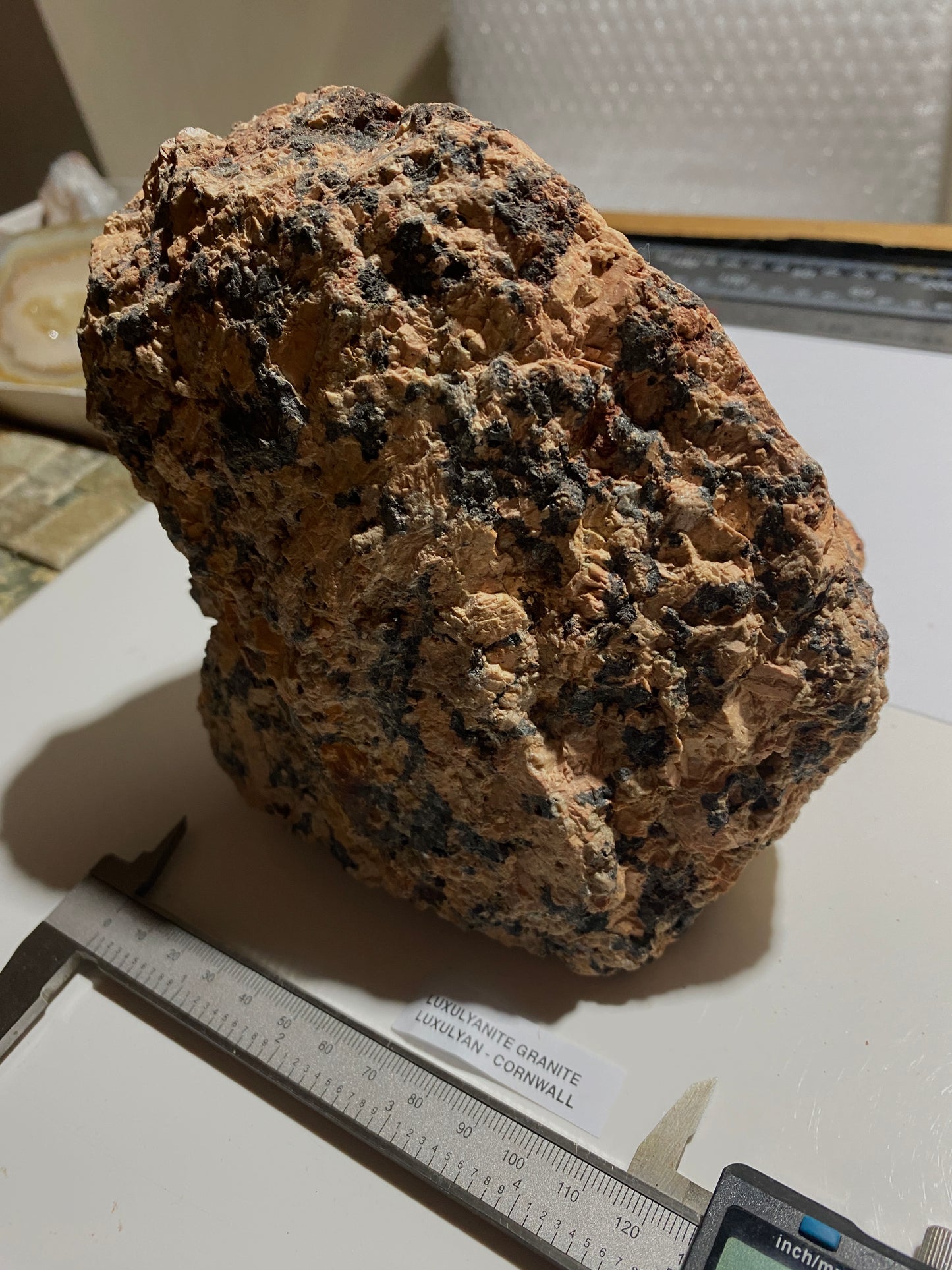 LUXULYANITE GRANITE : LUXULYAN, ST AUSTELL, CORNWALL  HEAVY 2589g  MF5100
