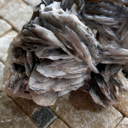 BARYTE - MIBLADEN MINING DISTRICT, DRAA-TAFILALET, MOROCCO