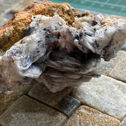 BARYTE - MIBLADEN MINING DISTRICT, DRAA-TAFILALET, MOROCCO