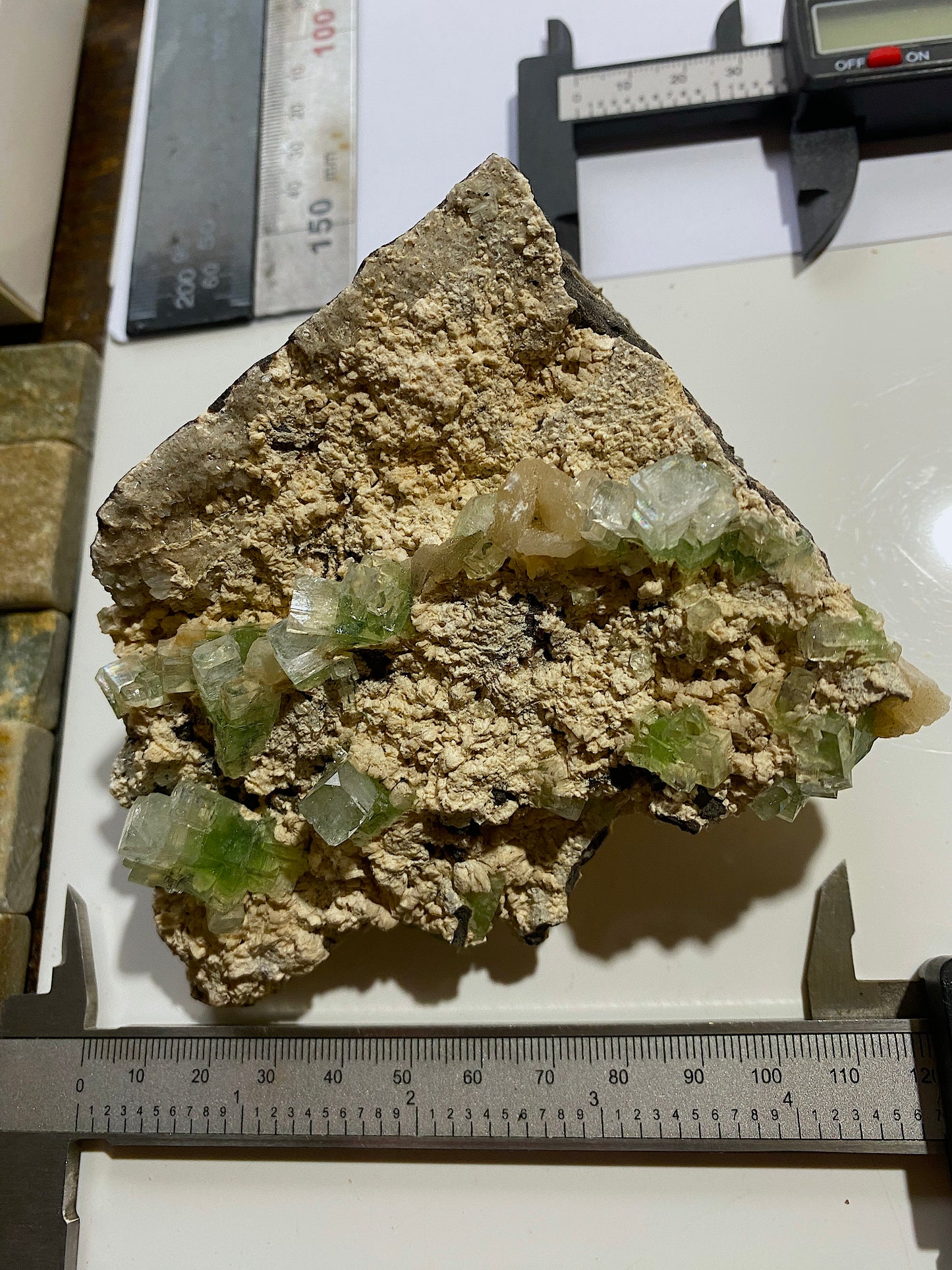 APOPHYLLITE WITH STILBITE : AURANGABAD, MAHARASHTRA, INDIA. 442g. MF5103