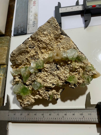 APOPHYLLITE WITH STILBITE : AURANGABAD, MAHARASHTRA, INDIA. 442g. MF5103