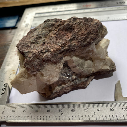 ANALCIME AVEC RHODOCHROSITE ETC DU QUÉBEC, CANADA 254g MF6624