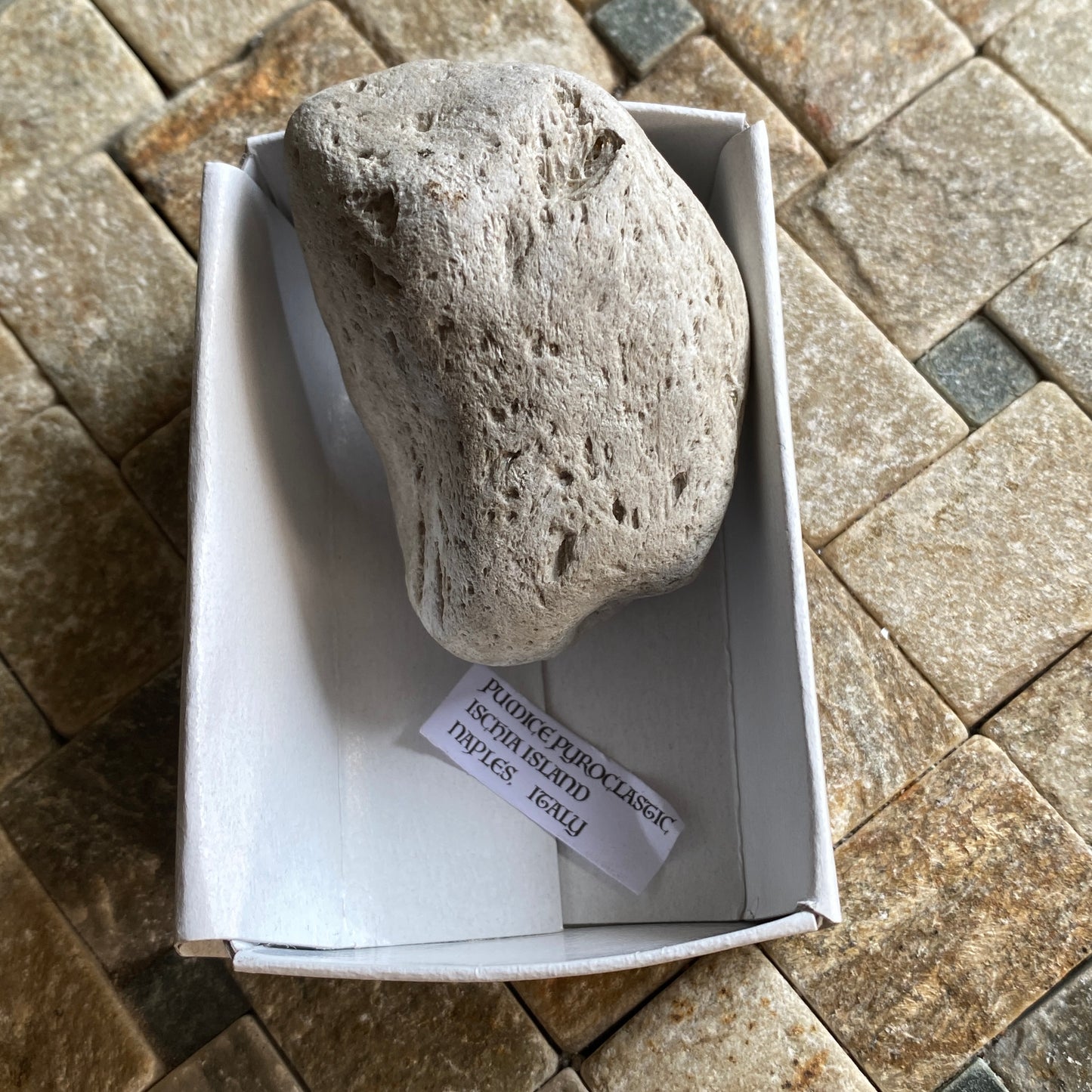 PUMICE [PYROCLASTIC], ISCHIA ISLAND, NAPLES, ITRALY 22g MF1928