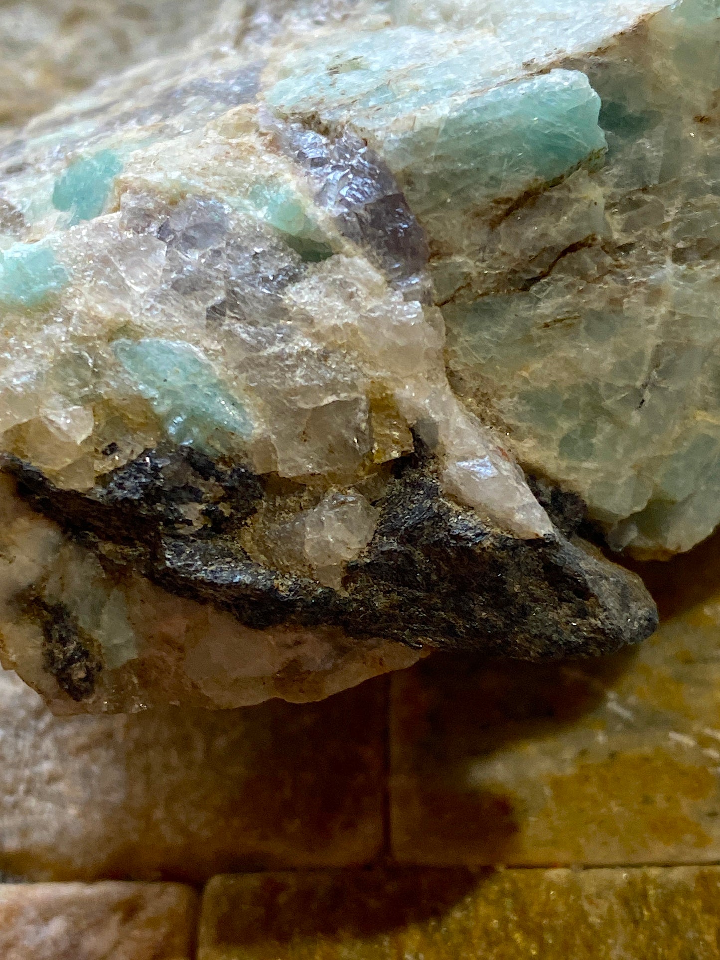 AMAZONITE WITH FRANKLINITE : FRANKLIN MINE, SUSSEX COUNTY, NEW JERSEY, U.S.A. 128g. MF5109