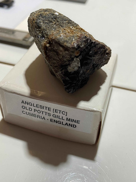 ANGLESITE [ETC] : OLD POTTS GILL MINE, CALDBECK, CUMBRIA, ENGLAND  84g MF5112