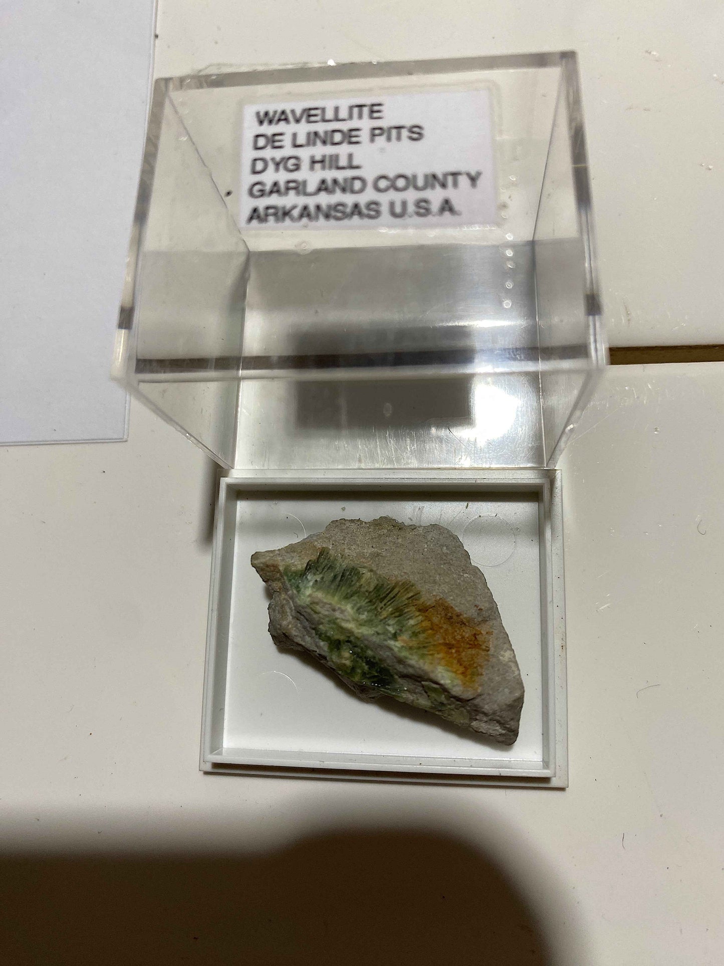 WAVELLITE : DE LINDE PITS, DYG HILL, GARLAND COUNTY, ARKANSAS U.S.A. 5g MF5118
