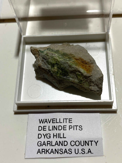 WAVELLITE : DE LINDE PITS, DYG HILL, GARLAND COUNTY, ARKANSAS U.S.A. 5g MF5118