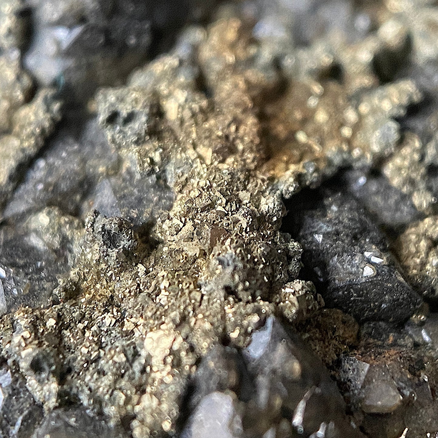 SUBSTANTIAL FLUORITE/PYRITE : BLACKDENE MINE, CO DURHAM, ENGLAND HEAVY 20kg MF4499