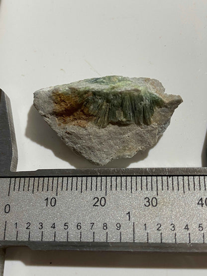 WAVELLITE : DE LINDE PITS, DYG HILL, GARLAND COUNTY, ARKANSAS U.S.A. 5g MF5118
