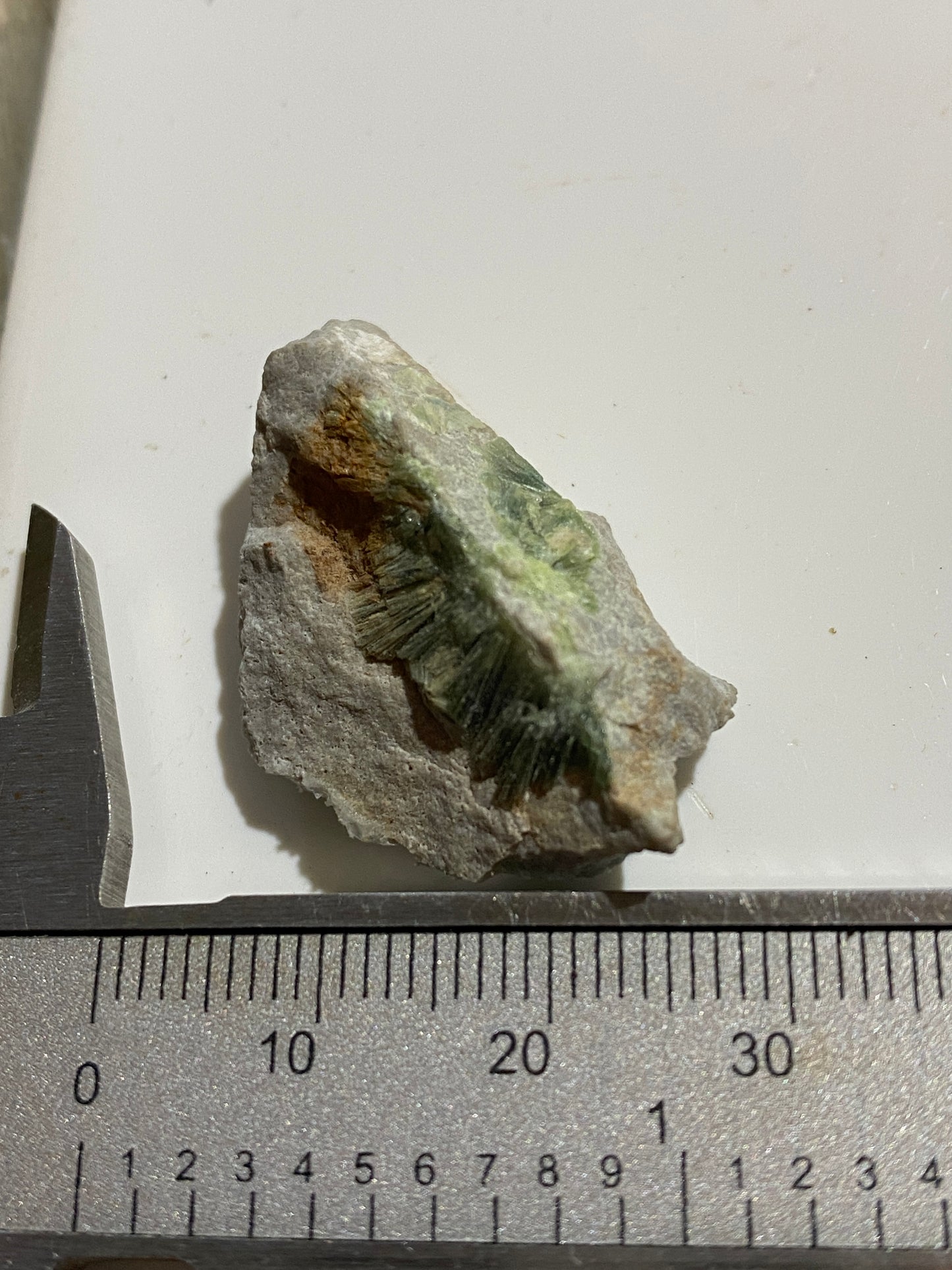 WAVELLITE : DE LINDE PITS, DYG HILL, GARLAND COUNTY, ARKANSAS U.S.A. 5g MF5118