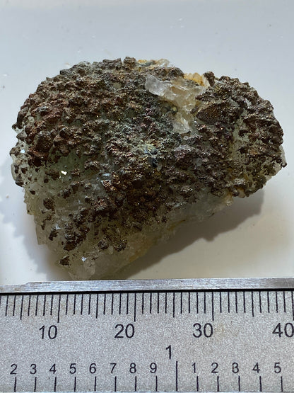FLUORITE/CHALCOPYRITE/CALCITE : LADYWASH MINE, EYAM, DERBYSHIRE. 18g. MF5125
