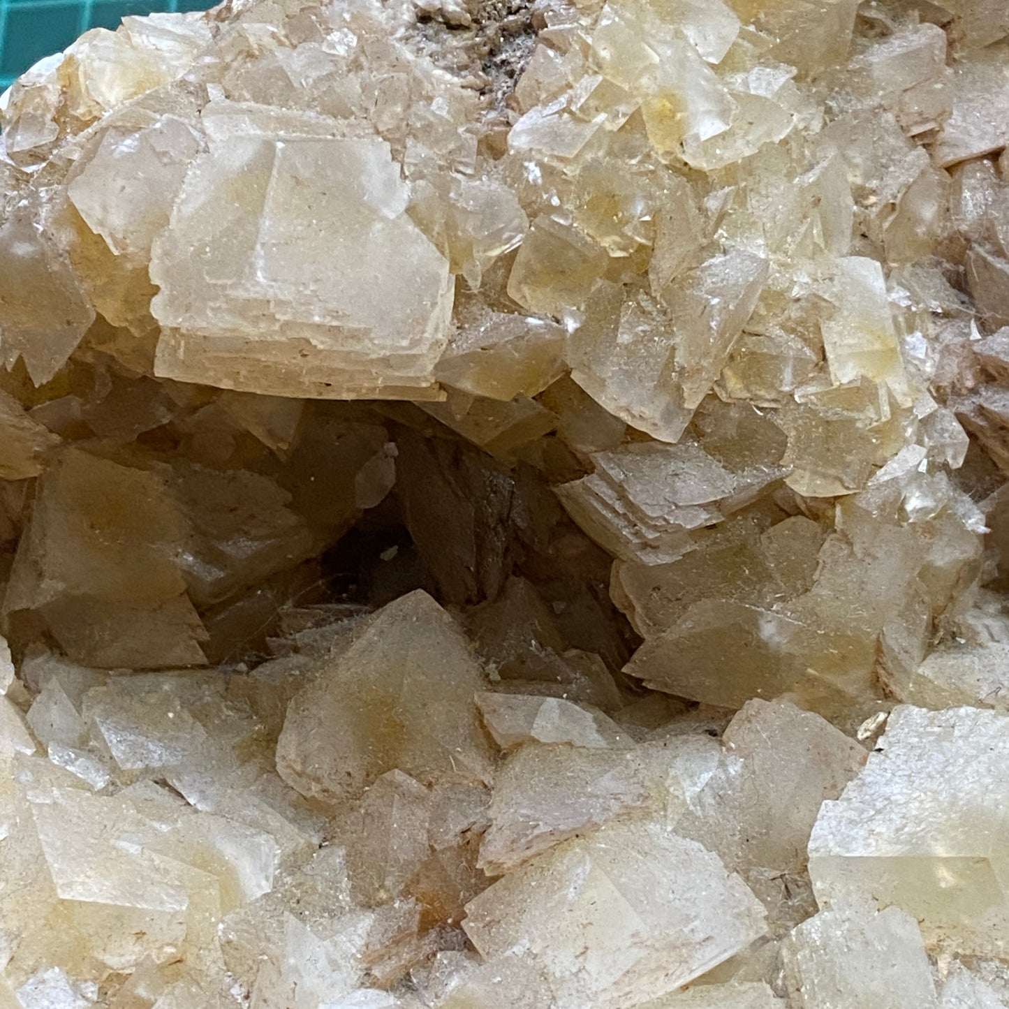 CALCITE CRYSTAL ASSEMBLAGE - TAFF'S WELL QUARRY, PENTYRCH, WALES 2650g MF4173