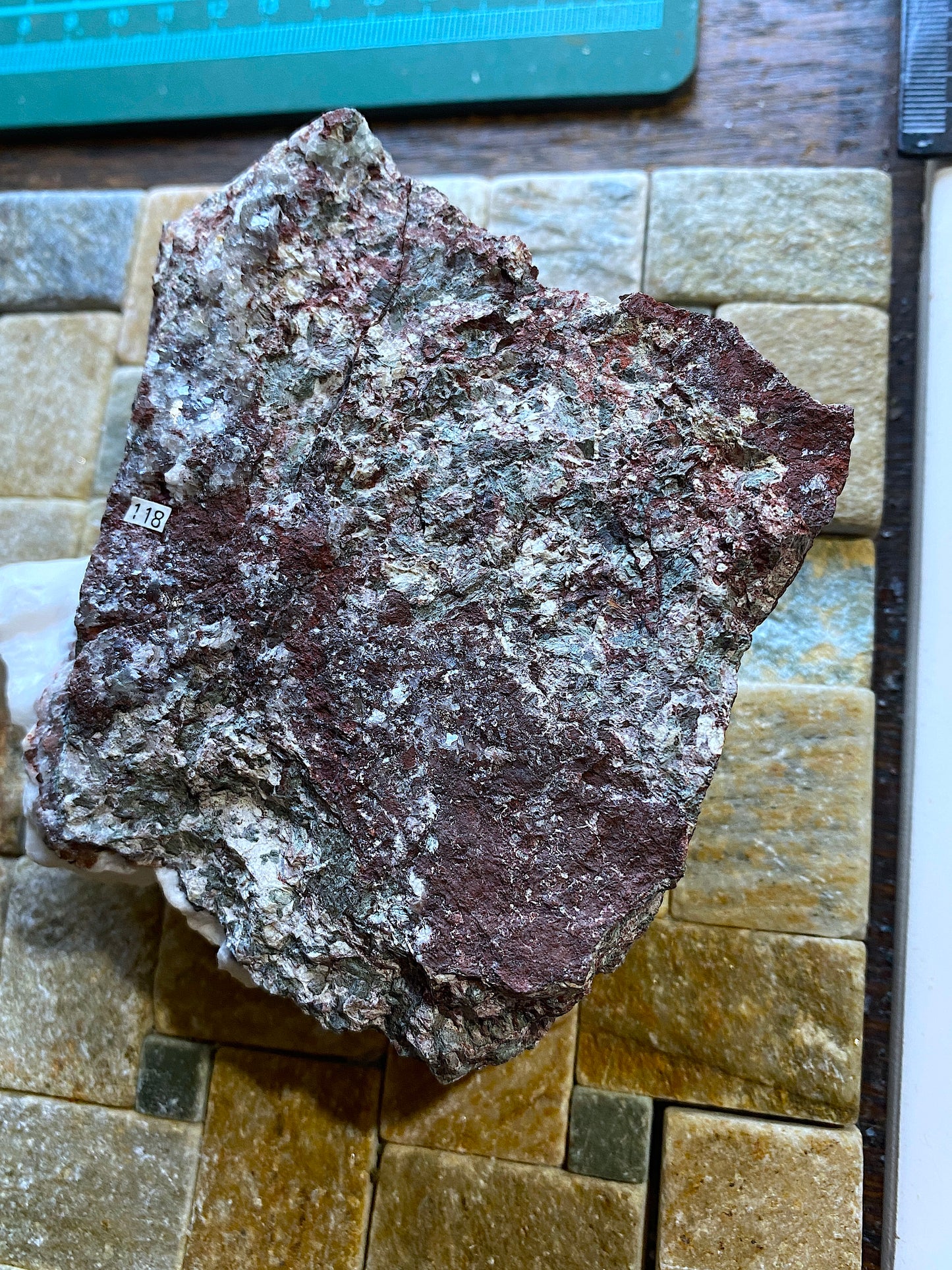 ANALCIME [ANALCITE] ON SERPENTINE : DEAN QUARRY, ST KEVERNE, THEB LIZAED, CORNWALL  397g MF5128