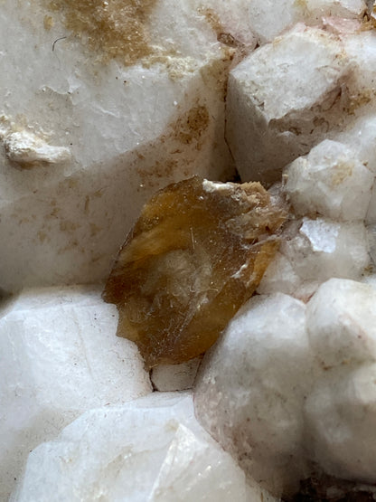 ANALCIME [ANALCITE] ON SERPENTINE : DEAN QUARRY, ST KEVERNE, THEB LIZAED, CORNWALL  397g MF5128