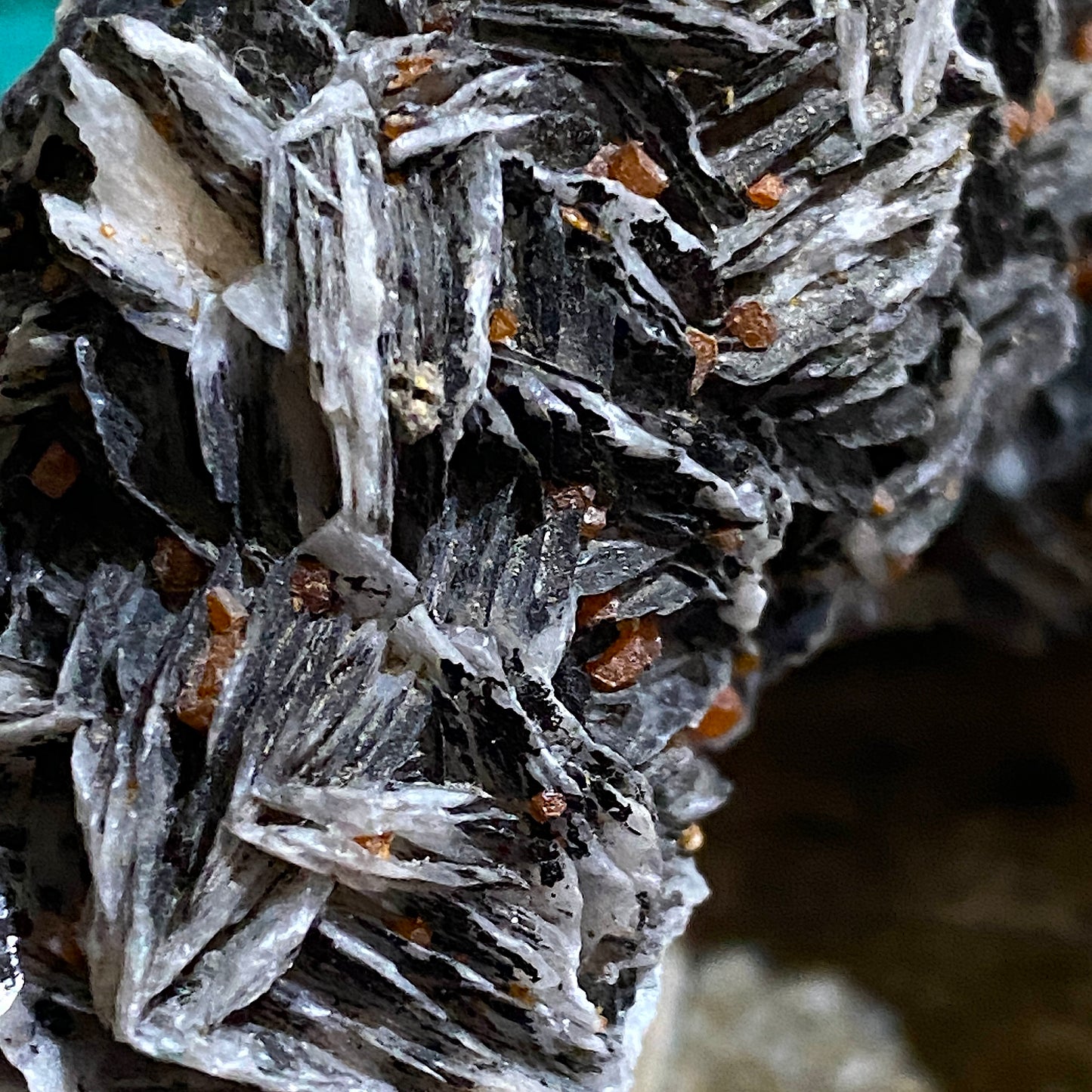 BARYTE WITH VANADINITE - MIBLADEN MINING DISTRICT, MOROCCO. 579g MF4175