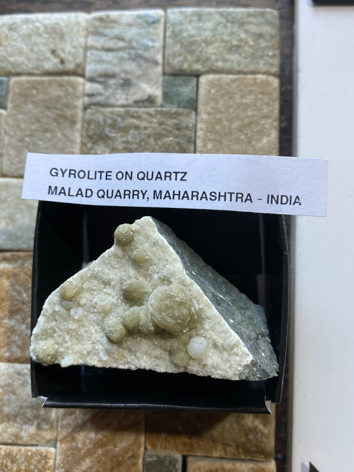 GYROLITE ON QUARTZ: MALAD QUARRY, MUMBA, MAHARASHTRA, INDIA  60g. MF5131