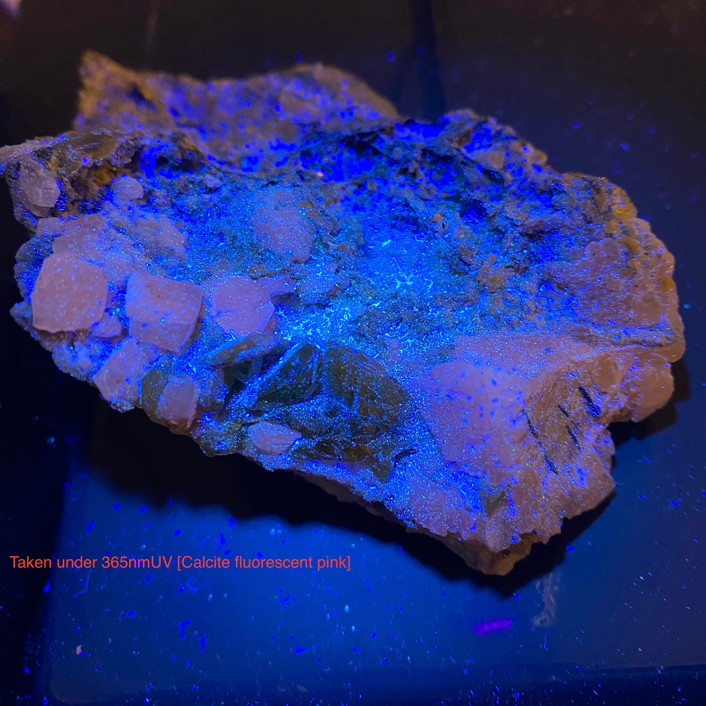 FLUORAPOPHYLLITE WITH CALCITE ETC : MAHODARI QUARRY, NASHIK, INDIA 252g MF4506