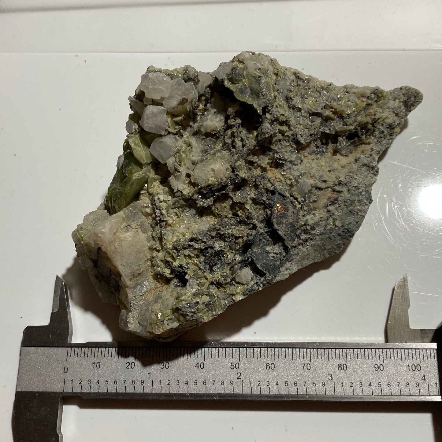 FLUORAPOPHYLLITE WITH CALCITE ETC : MAHODARI QUARRY, NASHIK, INDIA 252g MF4506