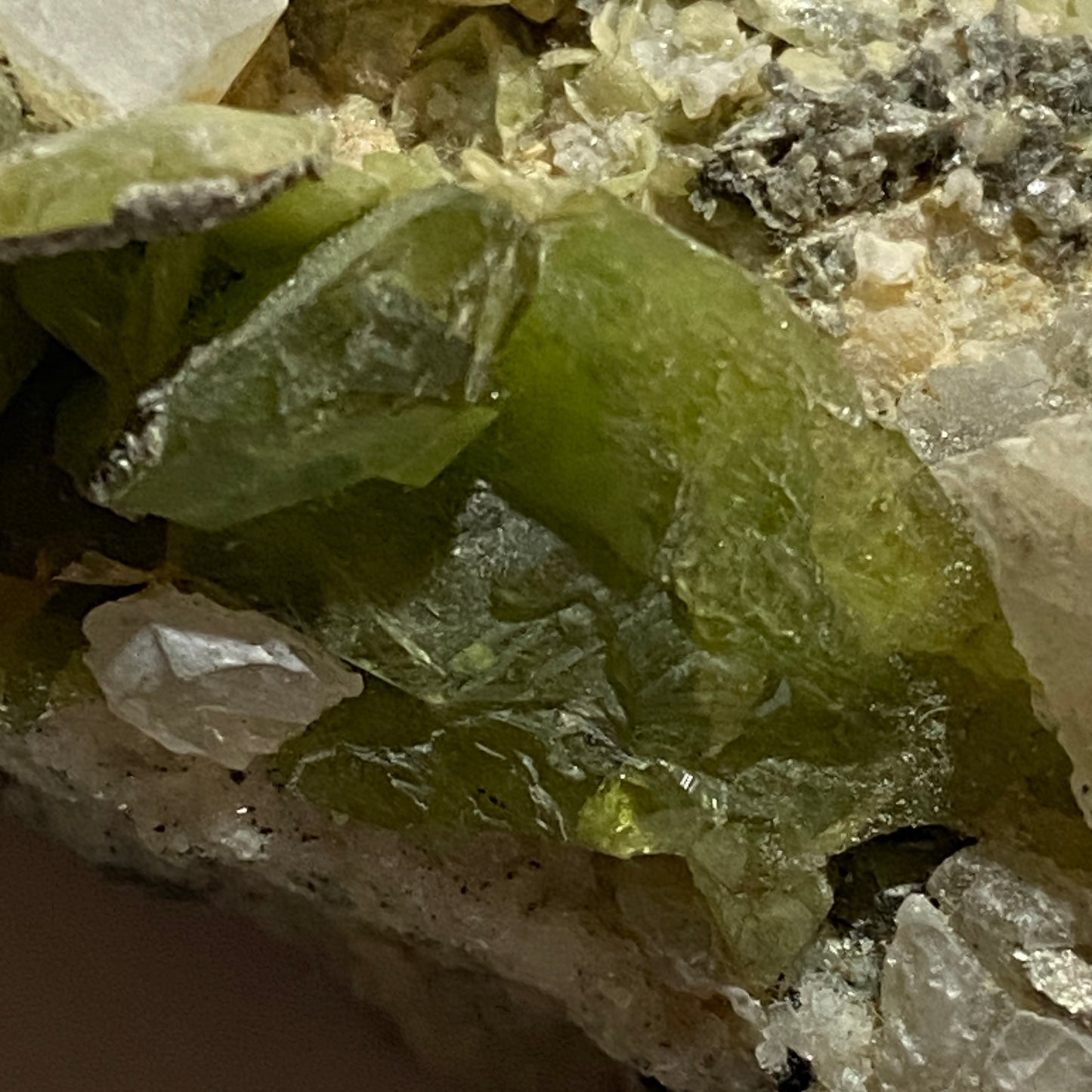 FLUORAPOPHYLLITE WITH CALCITE ETC : MAHODARI QUARRY, NASHIK, INDIA 252g MF4506
