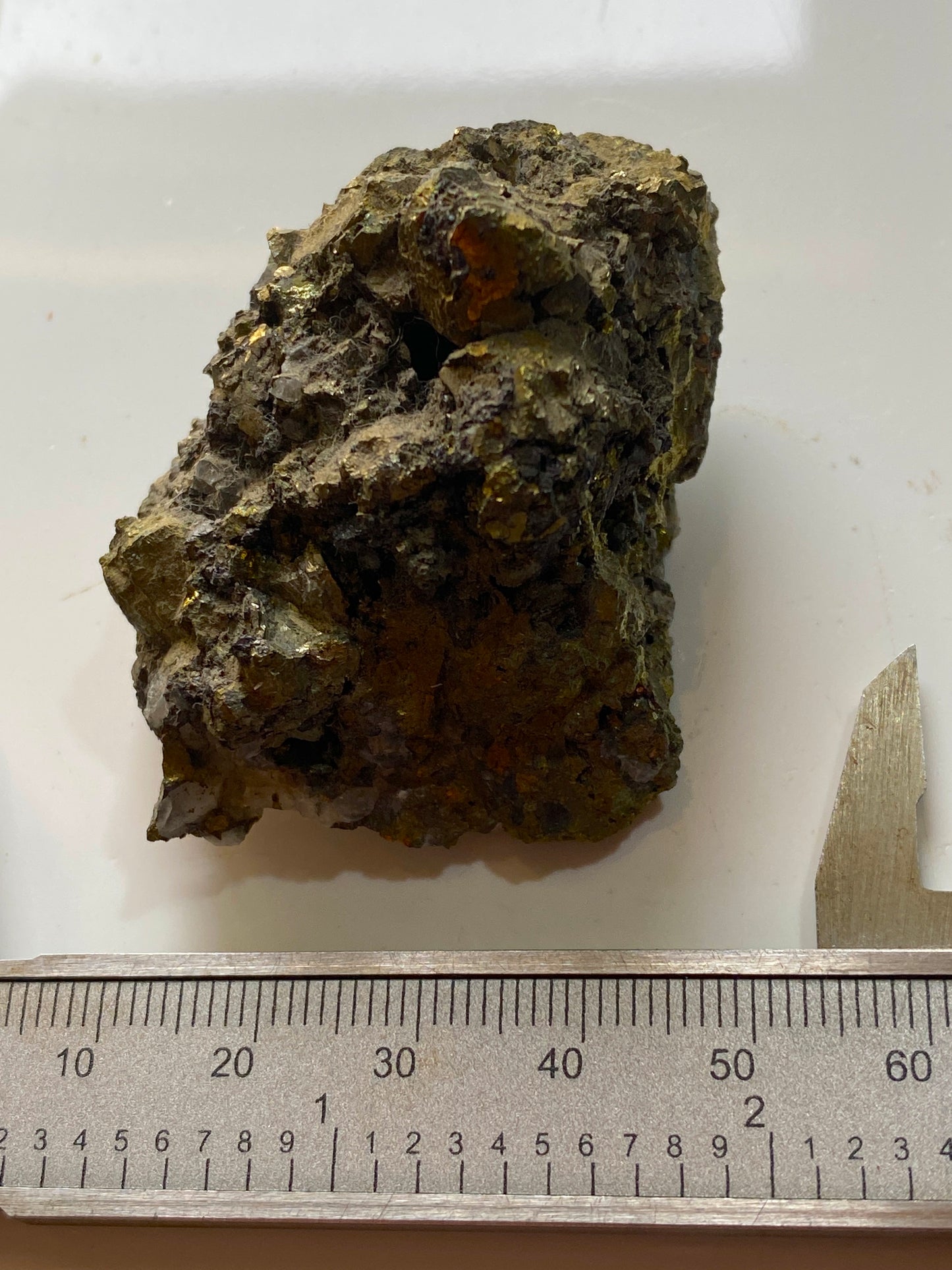CHALCOPYRITE WITH TRACES FLUORITE : HINGSTON DOWN QUARRY, GUNNISLAKE, CORNWALL. 77g MF5134