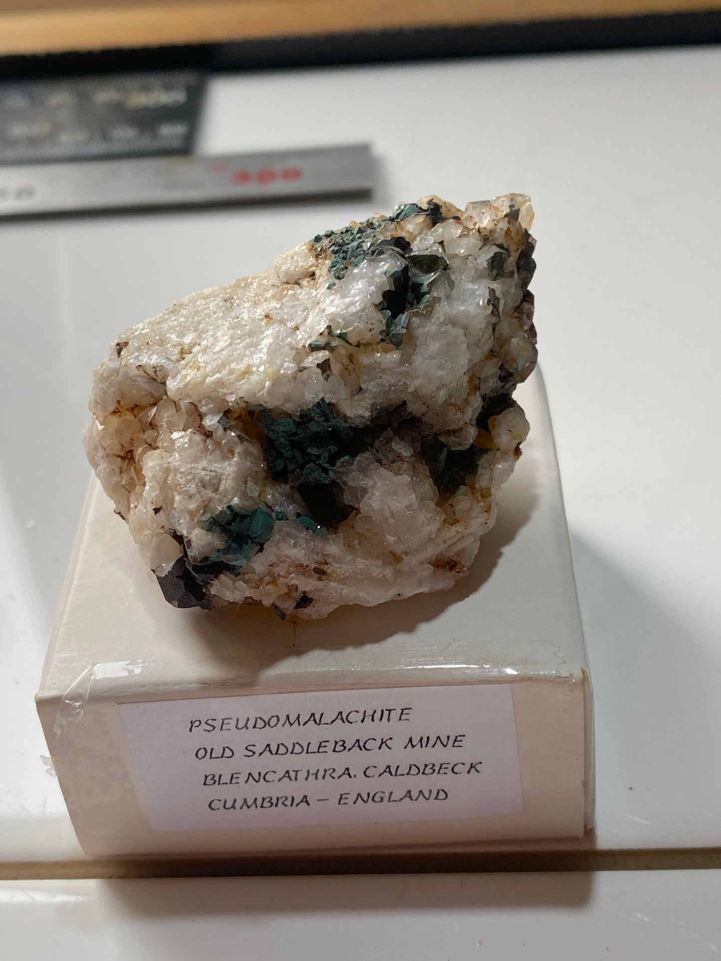 PSEUDOMALACHITE : OLD SADDLEBACK MINE, BLENCATHRA, CALDBECK, CUMBRIA  51g MF5137