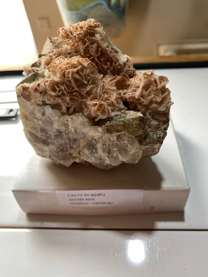 CALCITE SOUGHT AFTER SPECIMEN FROM GEEVOR MINE, PENDEEN, CORNWALL 461g MF5138