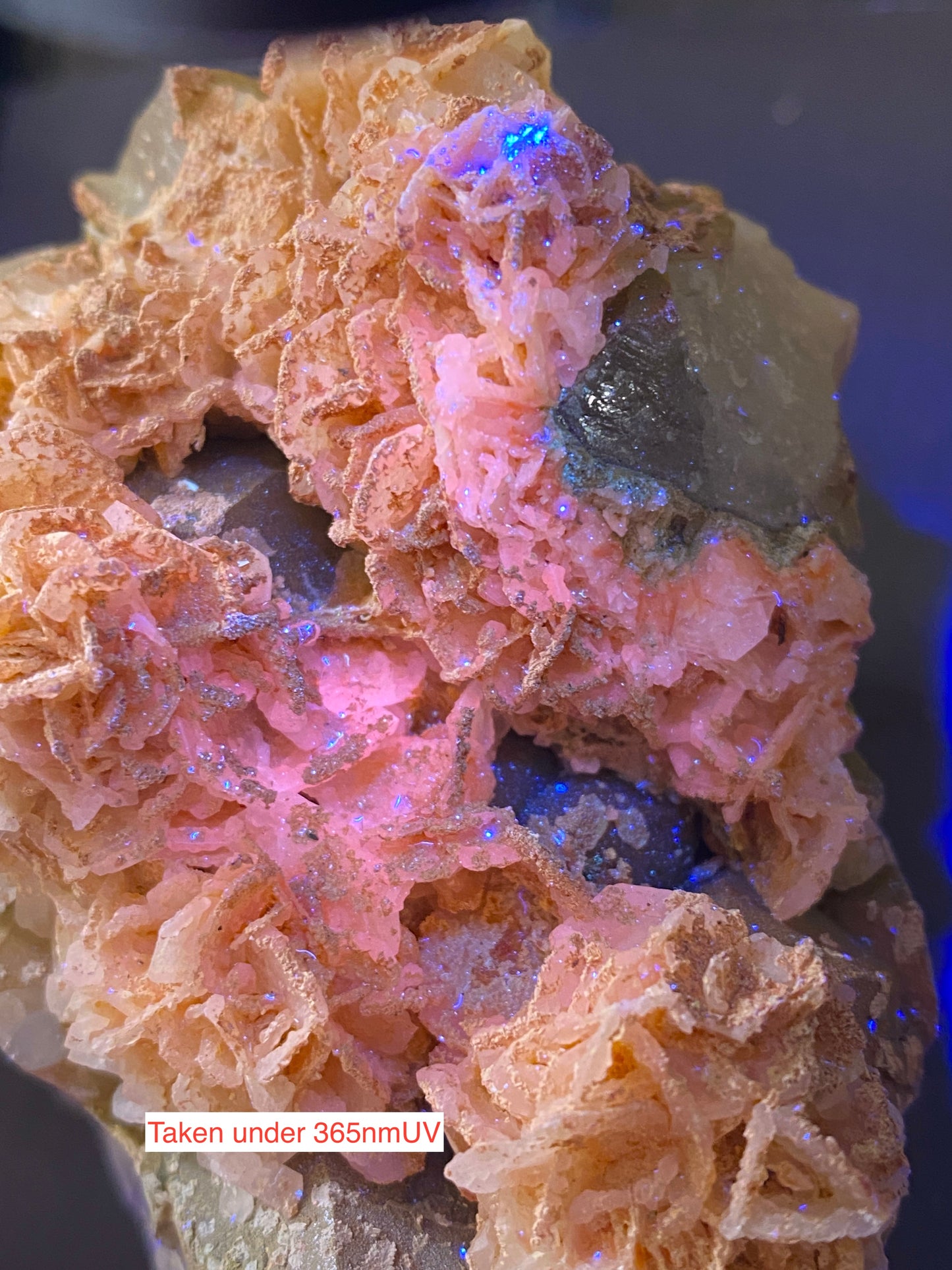 CALCITE SOUGHT AFTER SPECIMEN FROM GEEVOR MINE, PENDEEN, CORNWALL 461g MF5138