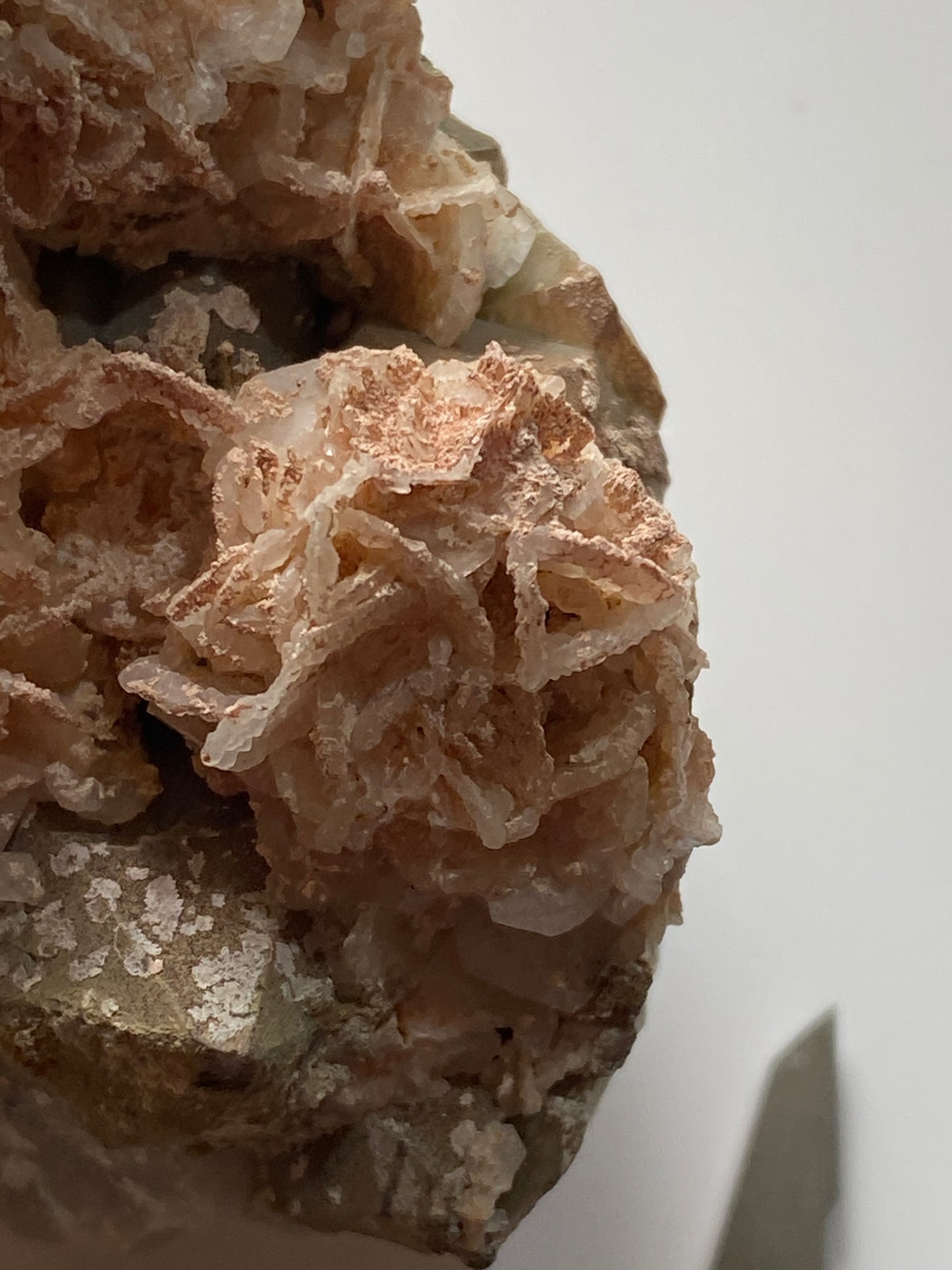 CALCITE SOUGHT AFTER SPECIMEN FROM GEEVOR MINE, PENDEEN, CORNWALL 461g MF5138