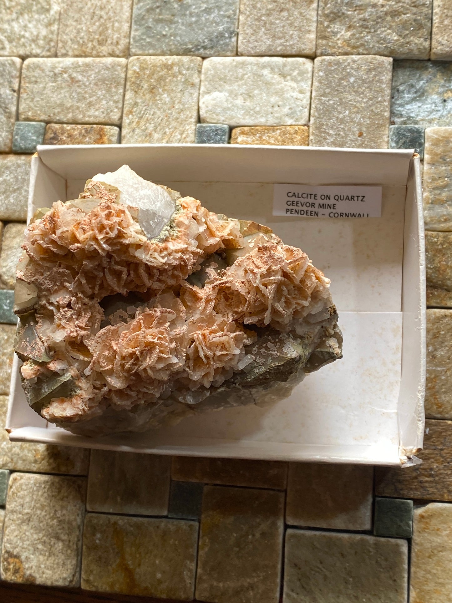 CALCITE SOUGHT AFTER SPECIMEN FROM GEEVOR MINE, PENDEEN, CORNWALL 461g MF5138