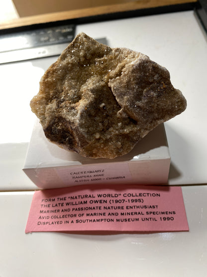 CALCITE ON QUARTZ : RAMPGILL MINE, NENTHEAD, ALSTON MOOR, CUMBRIA. 148g MF5139